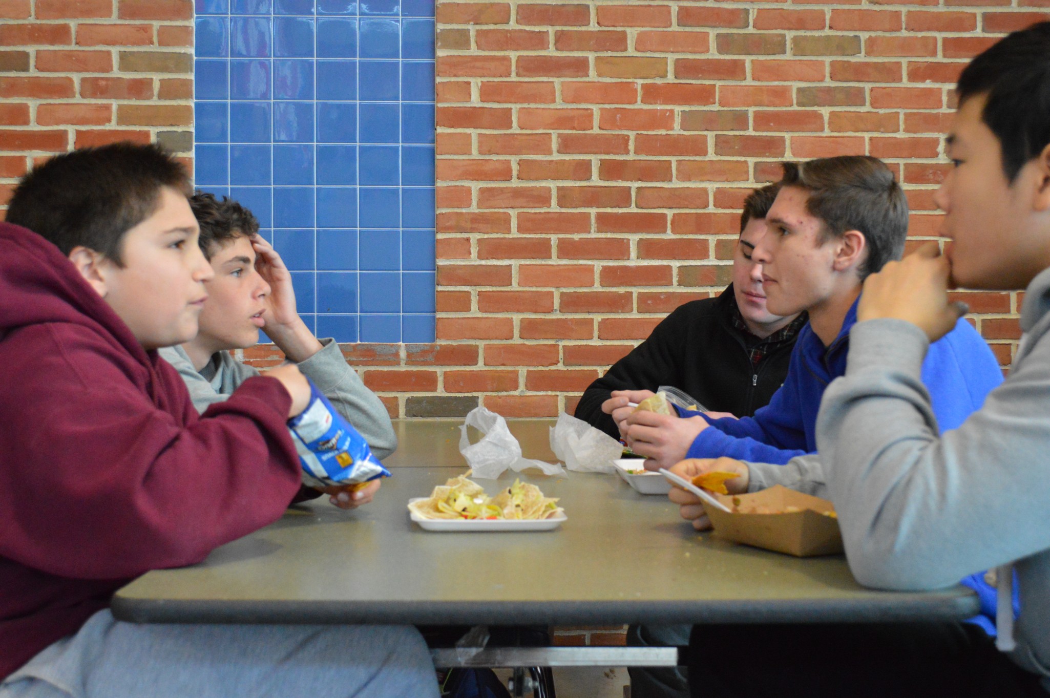 South Students Drawn to Lunch Locations Outside Cafeteria